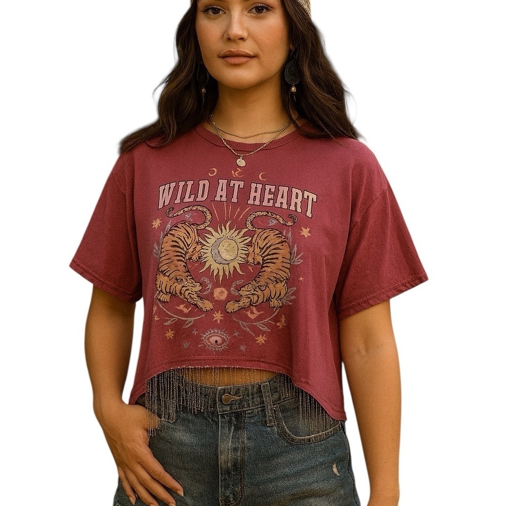 Goodie Two Sleeves Medium Cropped Fringe Wild At Heart Graphic Tee 100% Cotton